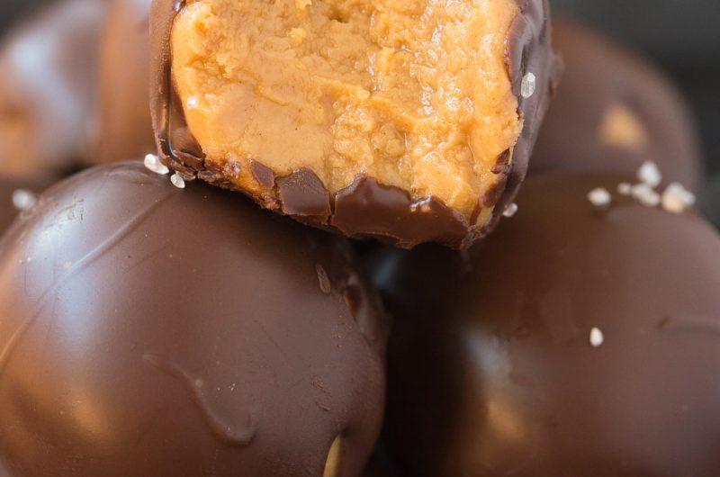 NO BAKE KETO CHOCOLATE PEANUT BUTTER BALLS