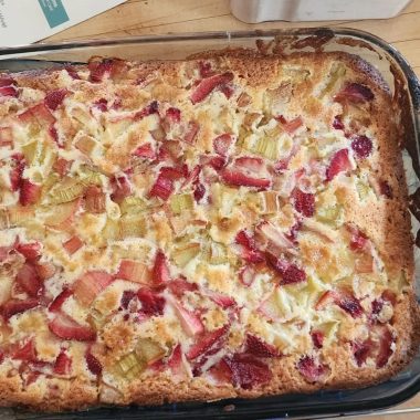 Old-Fashioned Rhubarb Custard Kuchen