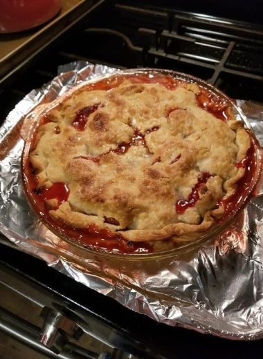 Old-Fashioned Strawberry Rhubarb Pie